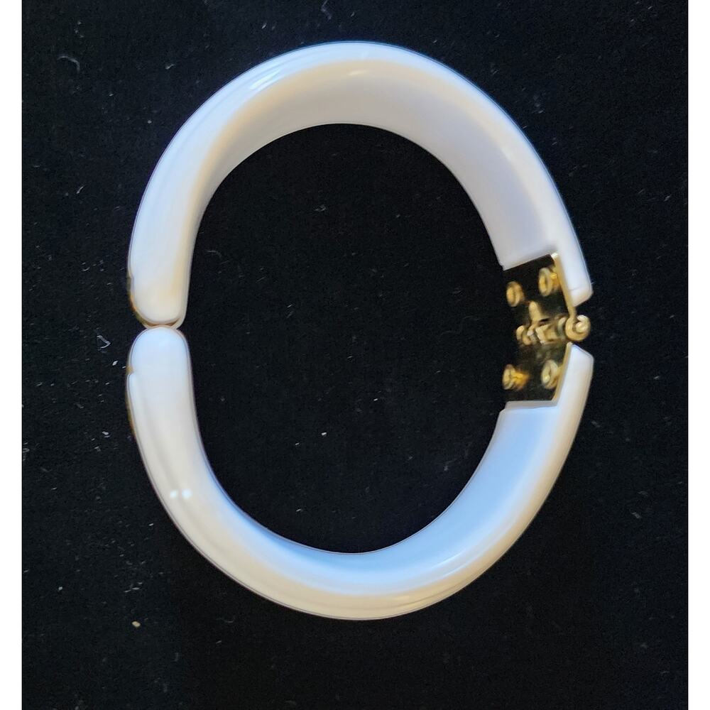 VTG Park Lane Color Connections White Bead Necklace, Cuff Bracelet & Earring Set - Picture 7 of 13